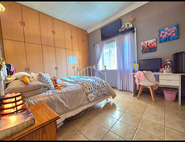 7 BEDROOM HOUSE FOR SALE IN DALVIEW